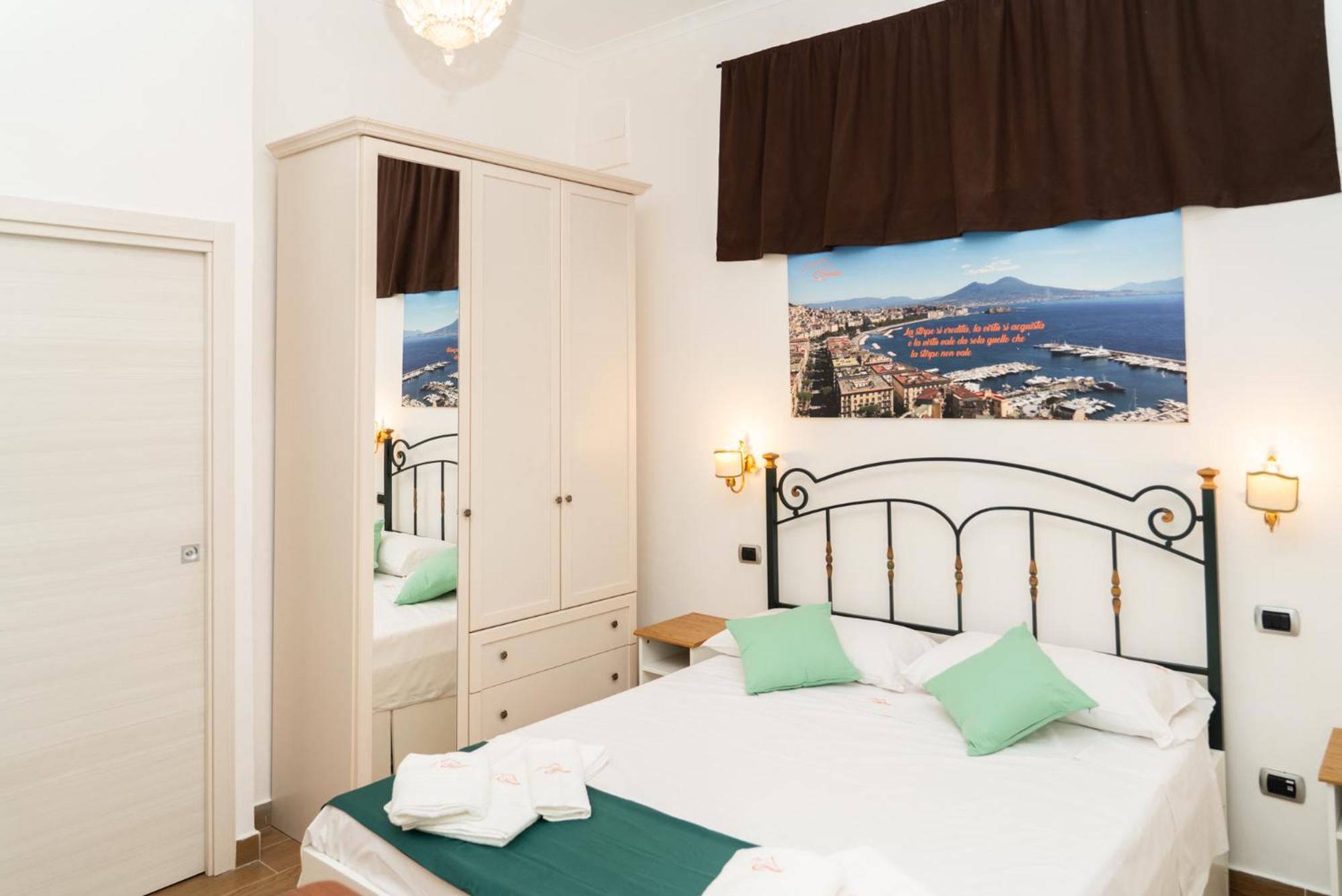 Suite Cervantes Neapel Exteriör bild