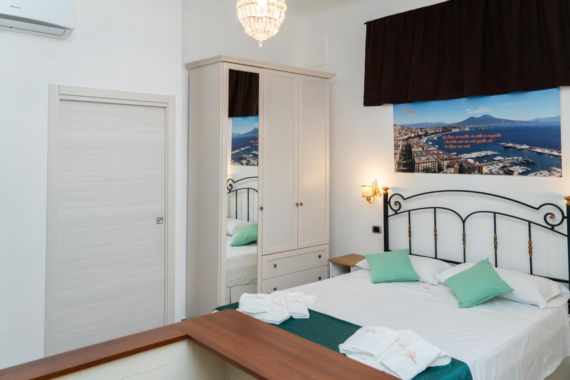 Suite Cervantes Neapel Exteriör bild